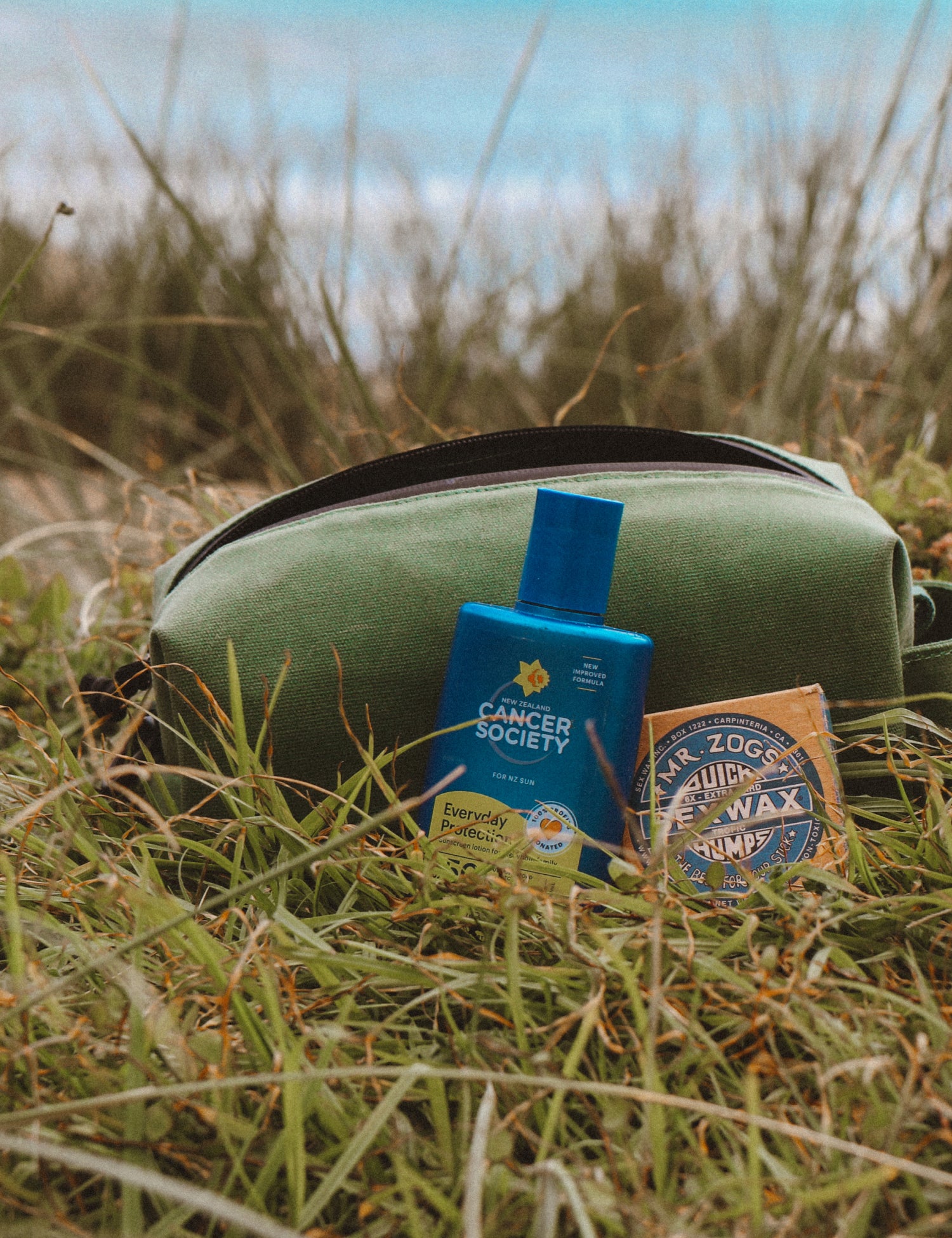Field Wash Bag - Waxed Canvas - Karamea Green
